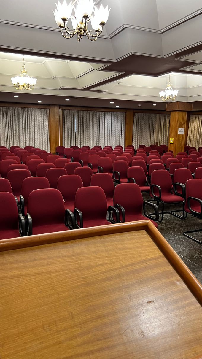 Estrutura audiovisual em sala de eventos